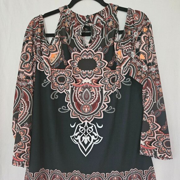 Paisley Cold Shoulder Top  1X - Picture 4 of 9